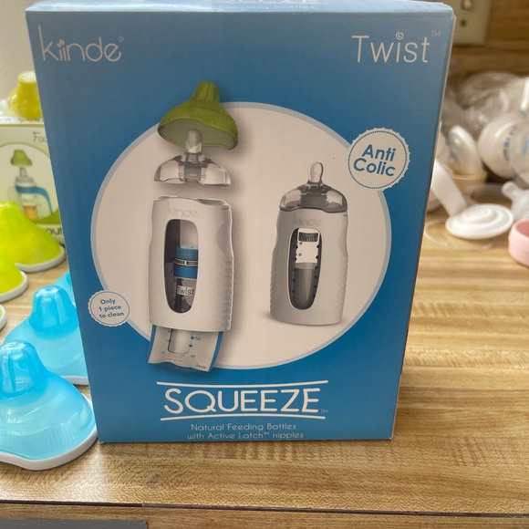 Kiinde bottles and accessories - Picture 2 of 5